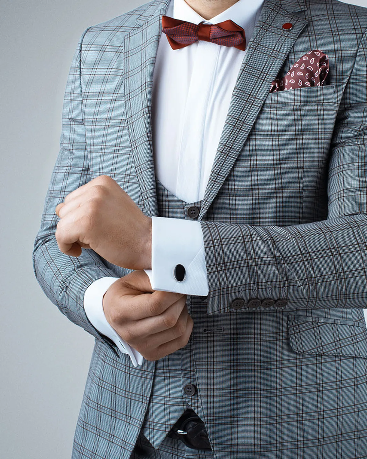 Boardroom to dinner: one suit, two moods